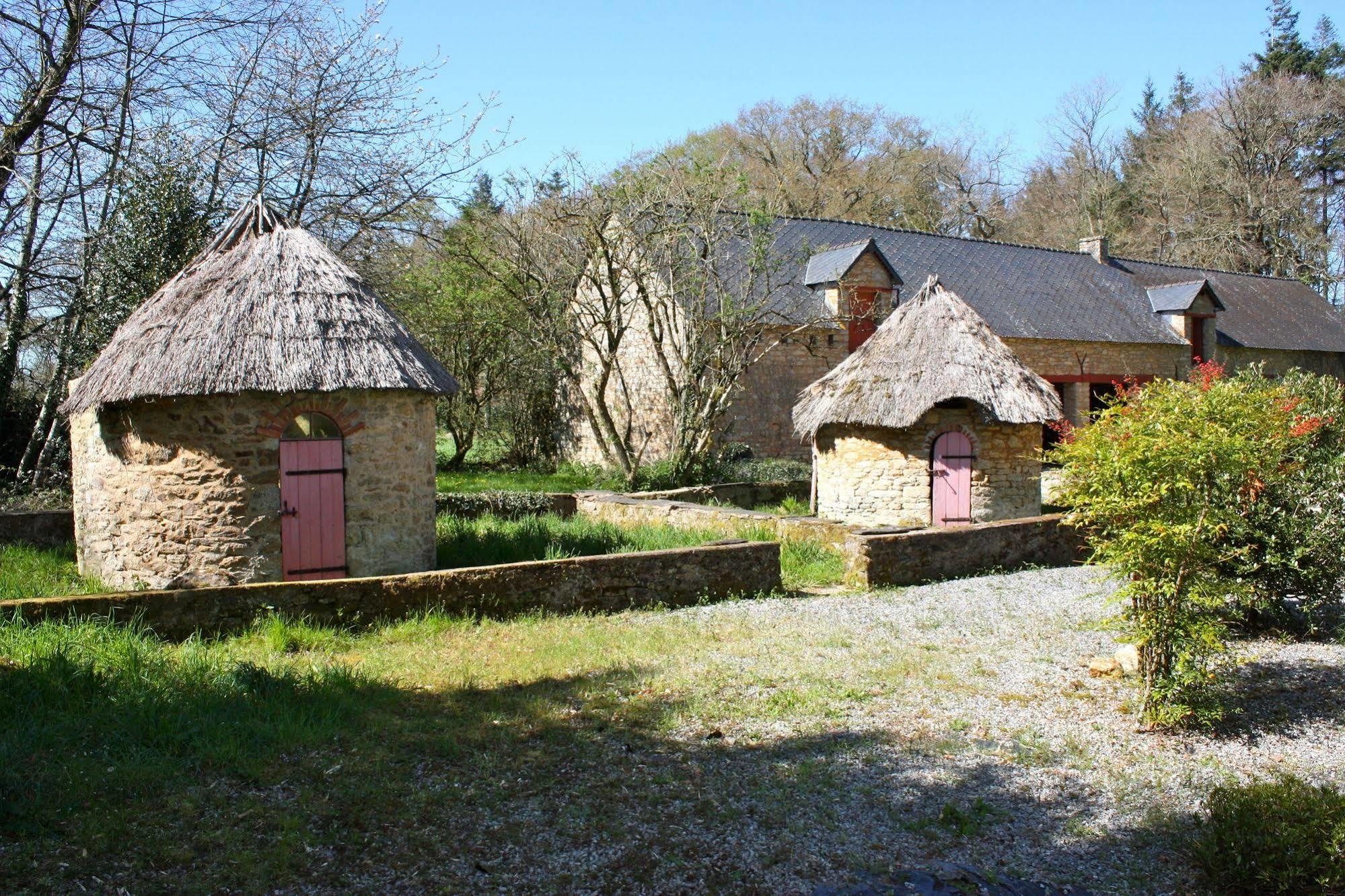 Domaine De Bodeuc Hotel Nivillac Bagian luar foto